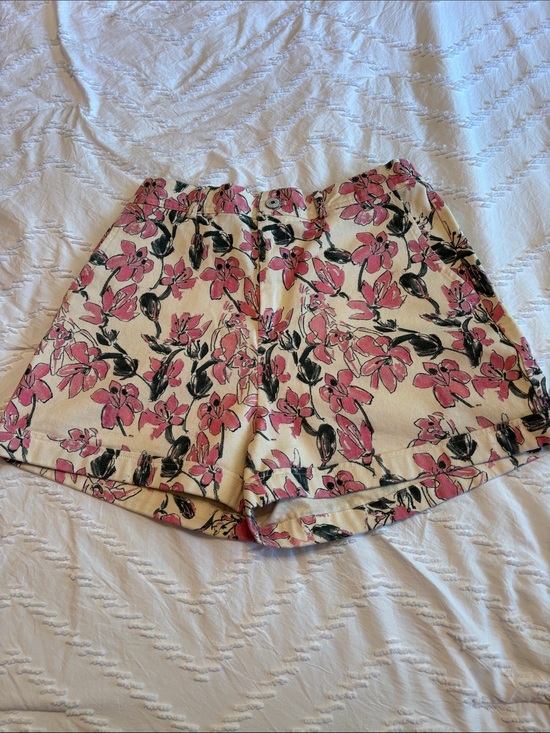 entro Pants - entro Cream Shorts with Pink Floral Print